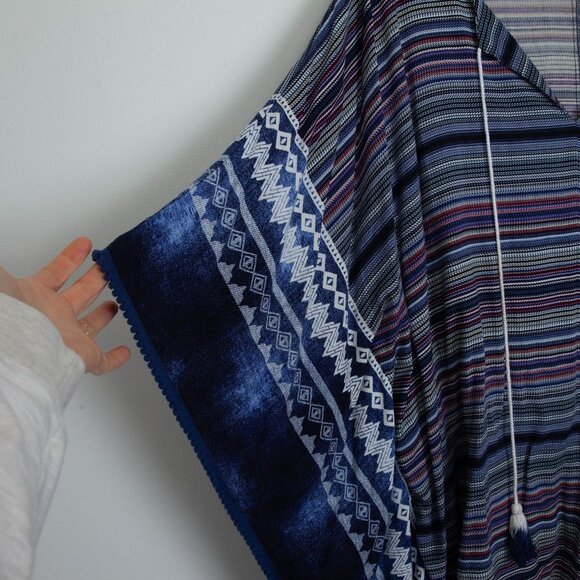 Avenue Womens Striped Kaftan Top Size 18/20 Blue Tassels Lagenlook Southwestern - Picture 4 of 10